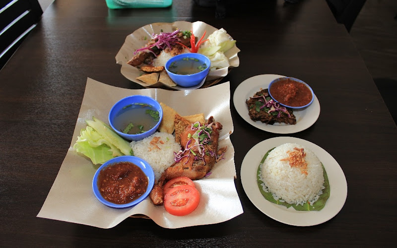 Ayam Penyet Bu Sunarti