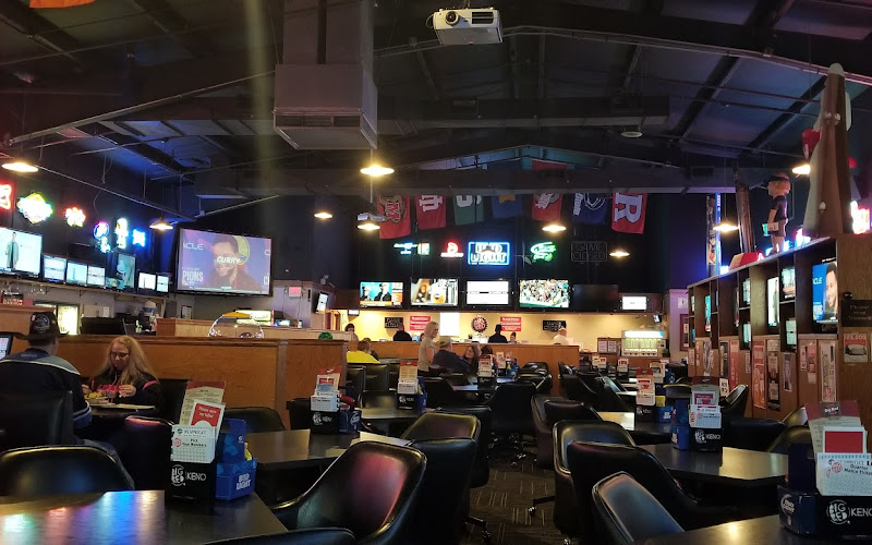 Big Red Restaurant & Sports Bar - Lincoln West