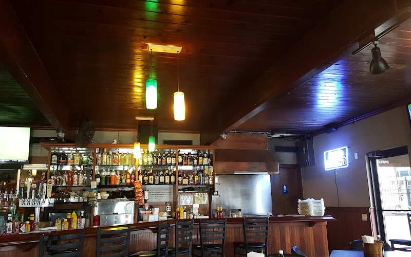 Licari's Bar & Grill