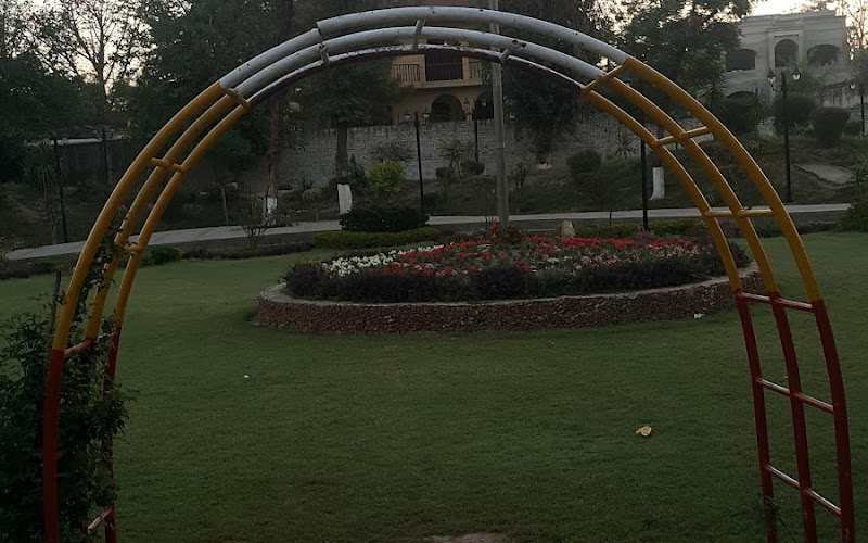 カントンメント・ボード・デフェンス・オフィサーズ・コロニー・パーク