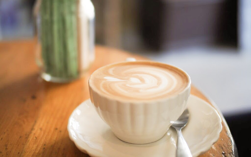 FULL CIRCLE snowsurf Cafe - Restaurant - Bar