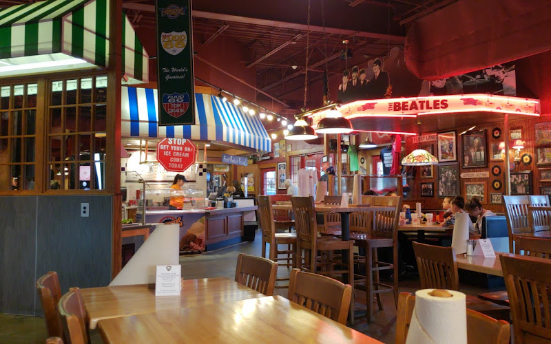Fuddruckers