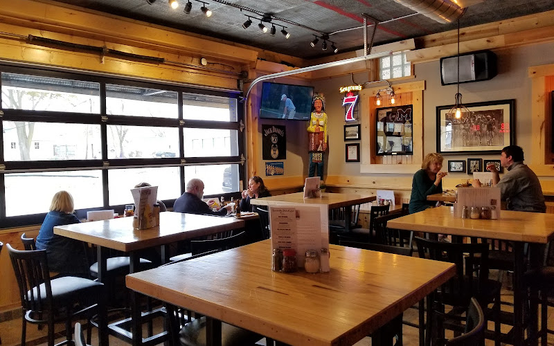 The Alumni Club Tavern & Eatery
