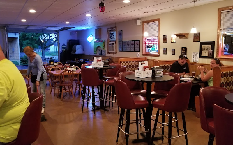 The New Manhattan Bar & Grill