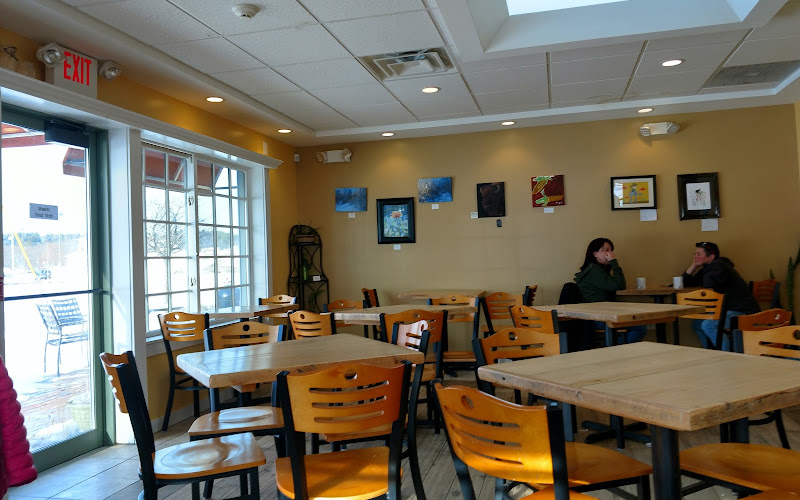 Earth's Harvest Kitchen & Juicery