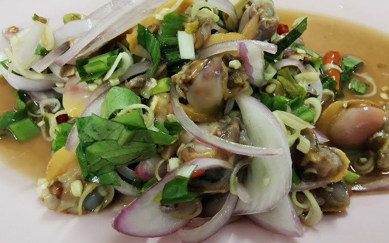 ข้าวต้มเก้าอี้ขาว