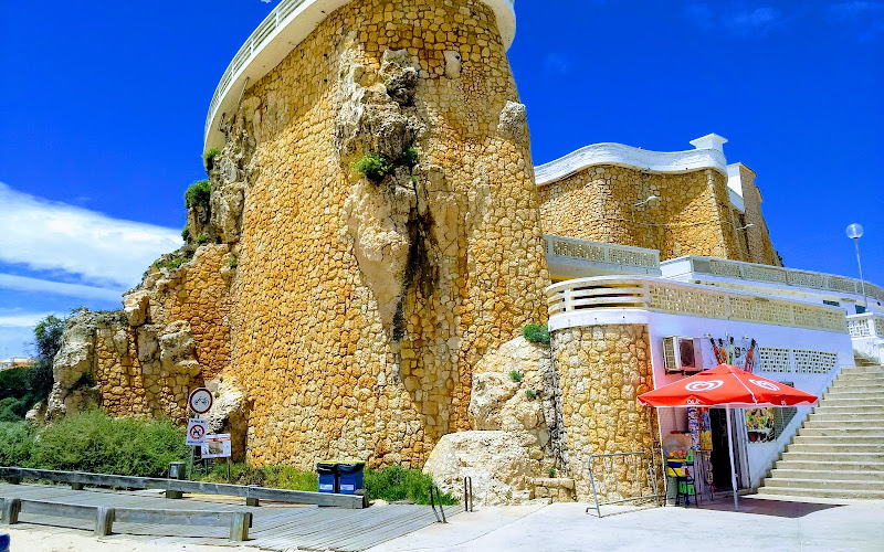 Farolim de praia da Rocha