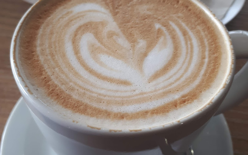 Monlou, Cake and Coffee House