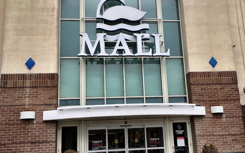 Solomon Pond Mall