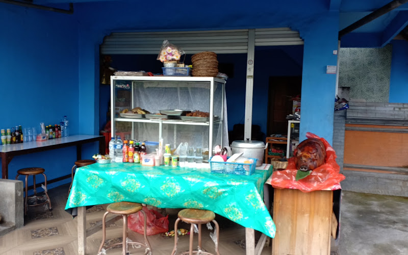 Babi Guling Bu Andri