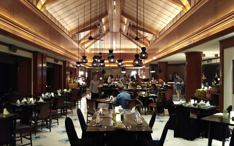 The Puhu Restaurant & Lounge