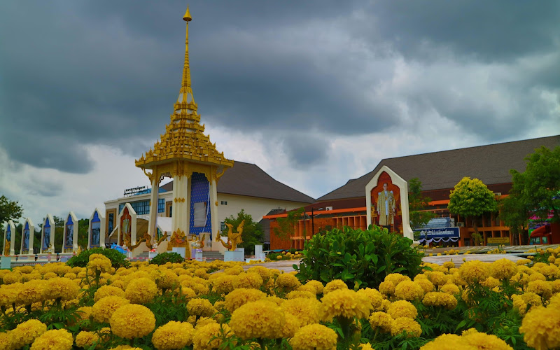 Sanam Na Muang Public Park
