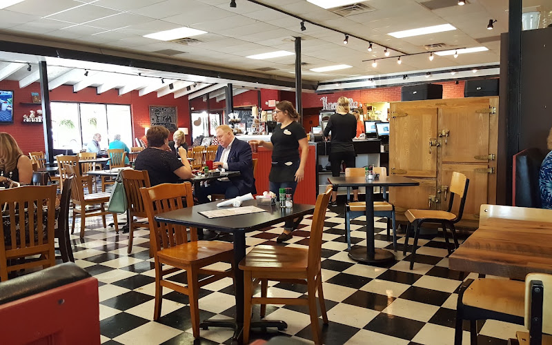 Gourmet’s Market & Cafe