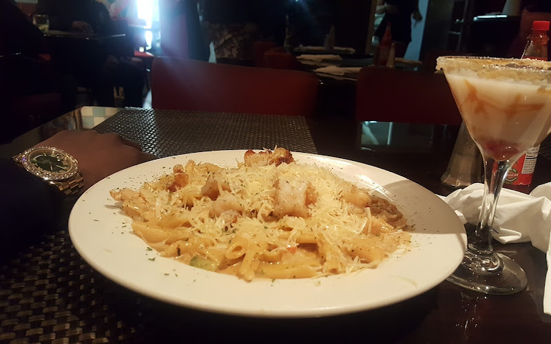 Fish N' Ting Restaurant, Bar & Lounge