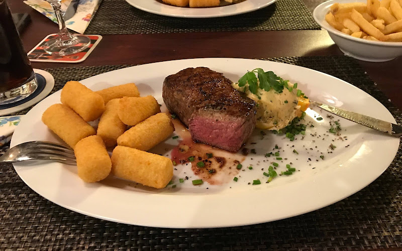 Kasa Bar & Restaurant
