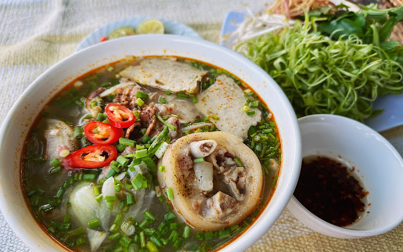Bún Bò O Gái