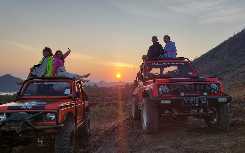Galang Kangin hiking