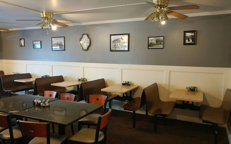 Pappa's Cafe and Pub