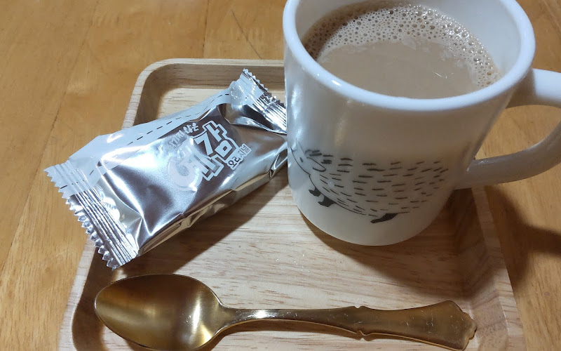 Kurikoron Central Print Coffee