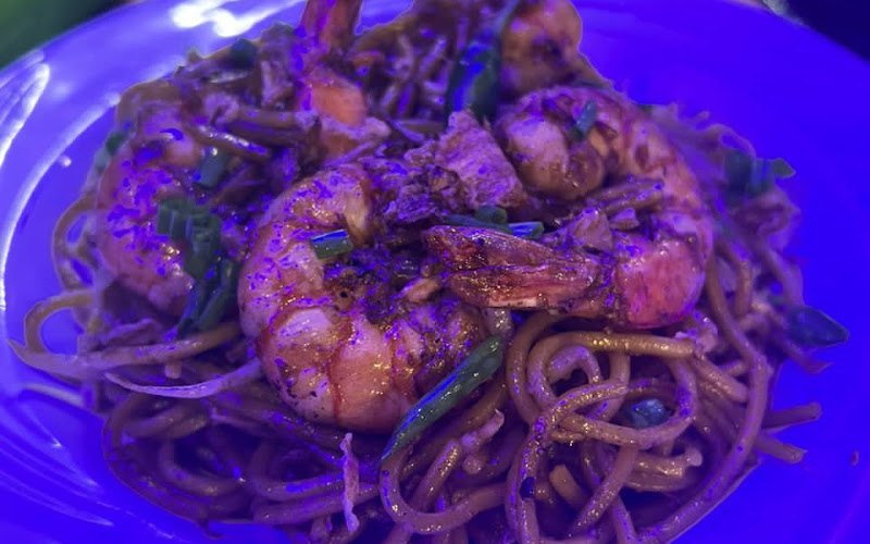 Padimas Cafe Bar & Grill