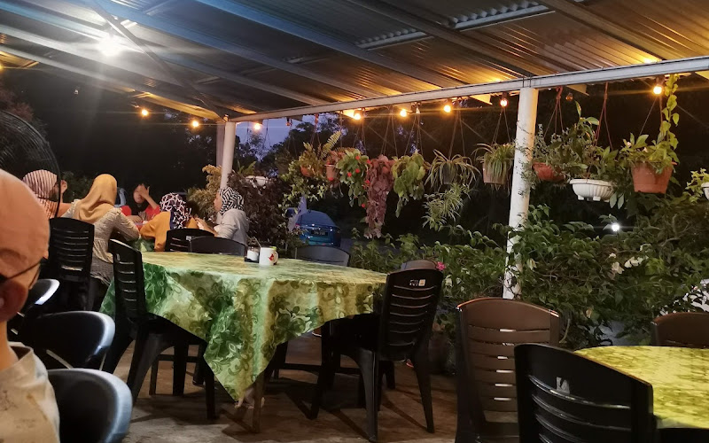 Habib Cafe and Seafood