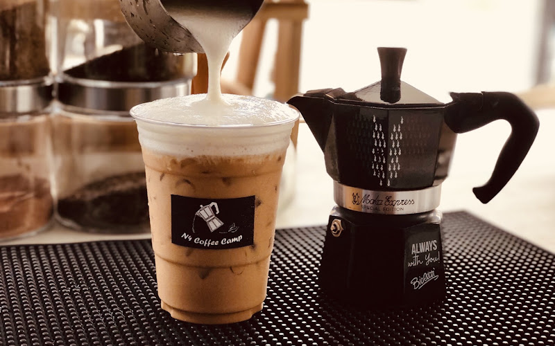 Longrak Coffee and Cold Pressed Juice กาแฟสด สโลว์บาร์