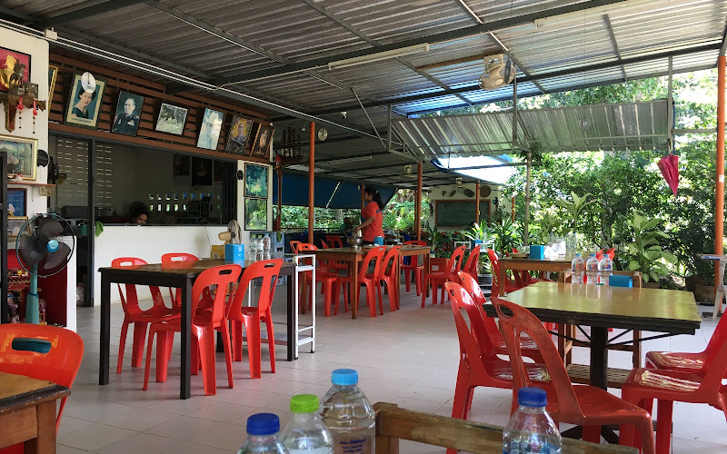ร้านอาหารครูหวน
