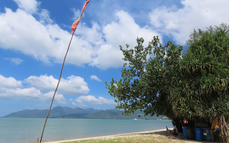 PANTAI SERAMA