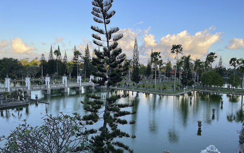 Sidemen Tour and Trekking
