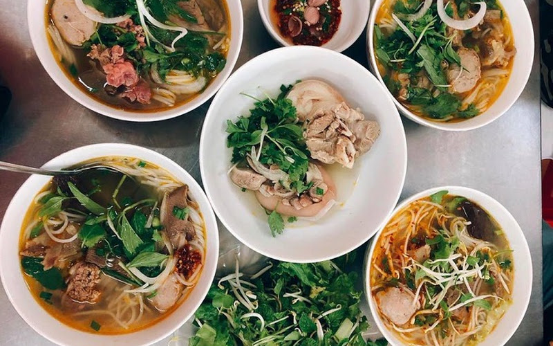 Bún Bò Huế 77 Lộ Tẻ