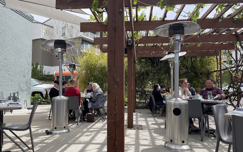 Arlo Restaurant