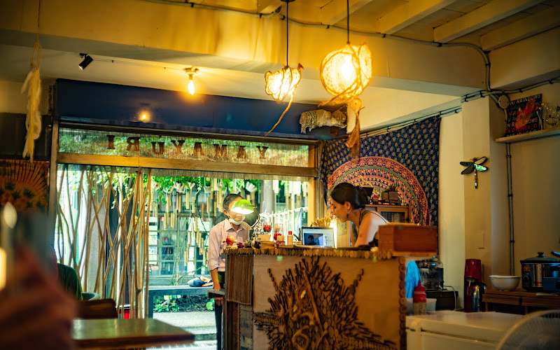 Yamayuri山百合 牛肉麵/拉麵/滷雞腿飯/咖啡/啤酒