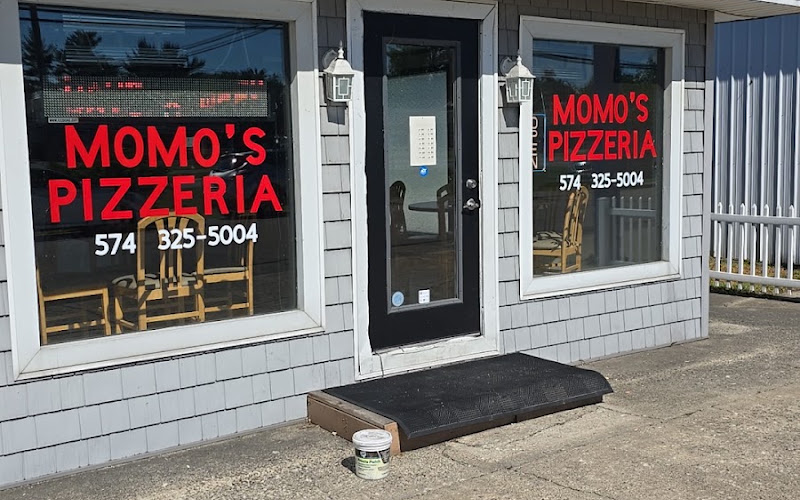 Momo's Pizzeria