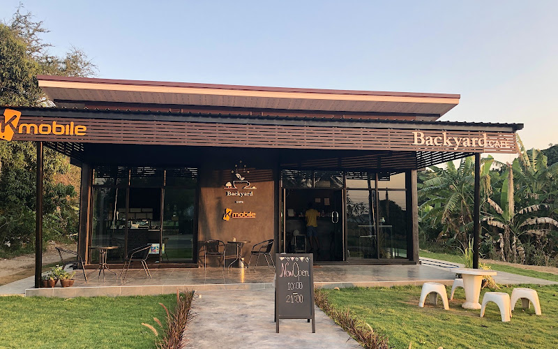 Backyard Cafe’ & K Mobile