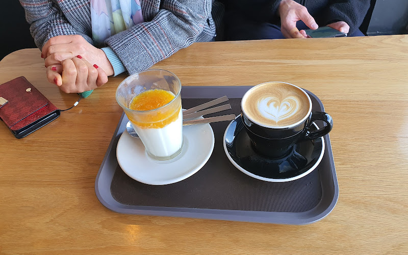 Café Men dorong