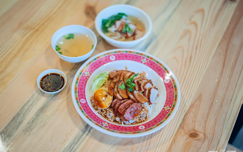 ร้านบะหมี่ปังปอนด์โต้รุ่งสัตหีบ