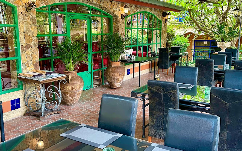 LaMesa Restaurant & Tapas Bar