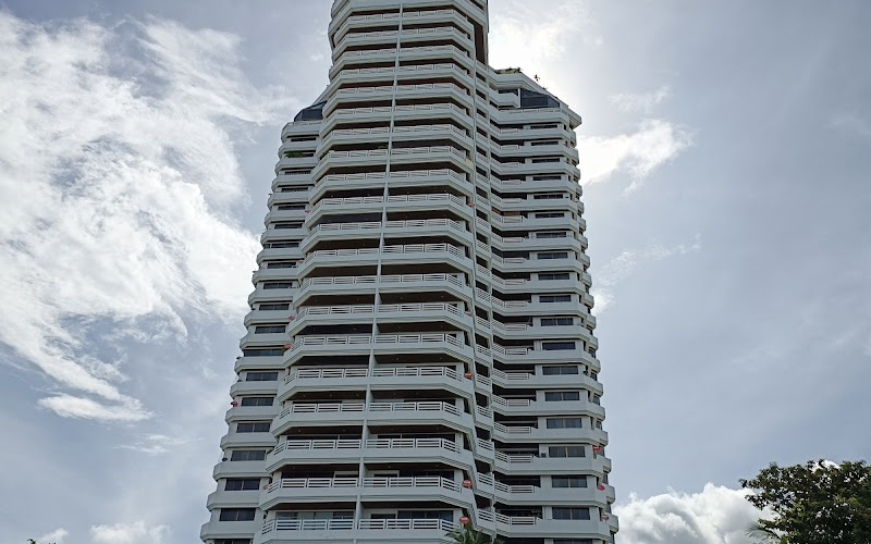 Golden Sand Beachside Condominium