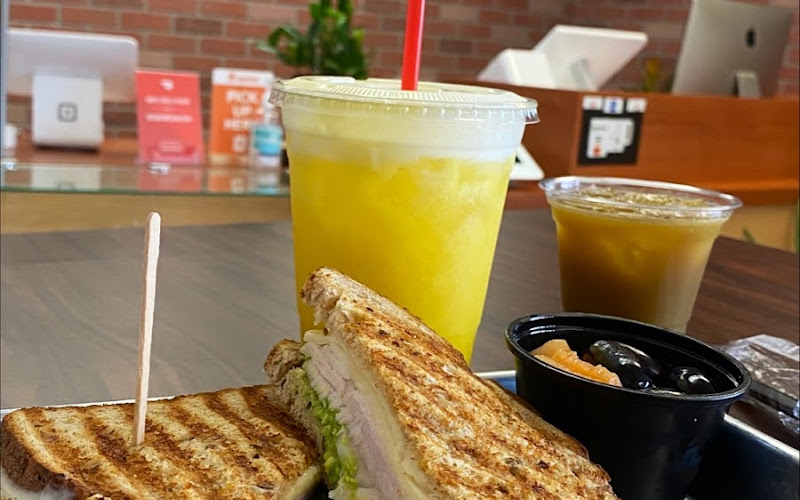 Pure Juice & Salads