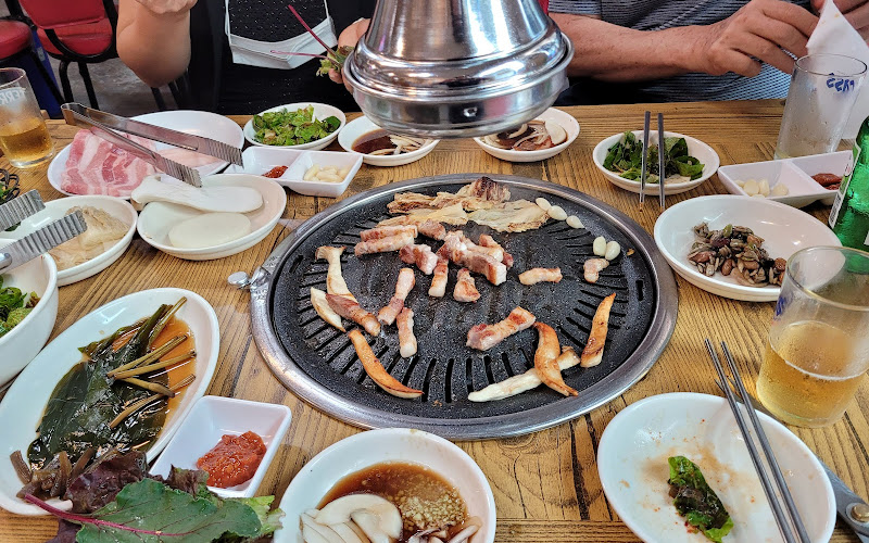 무쇠솥고기마을
