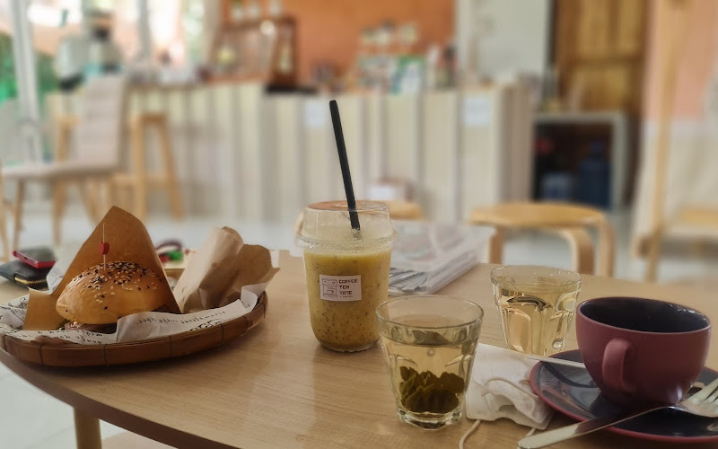 Coffee Tea Time & Burgers
