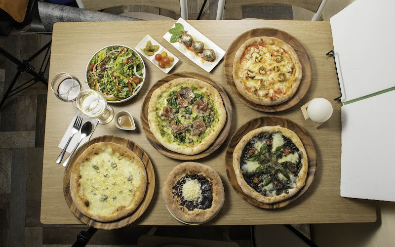 荒川アンダーザバル ピザ娘