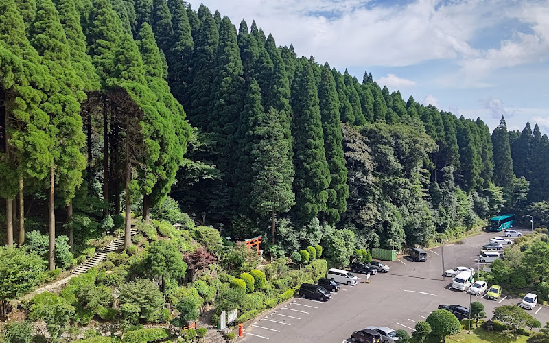 霧島ホテル 百年杉庭園