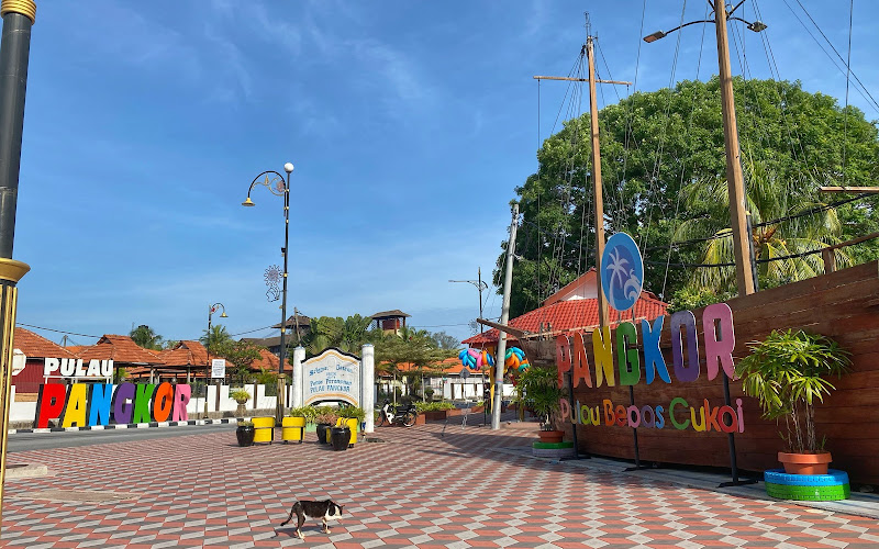 "Pulau Pangkor" sign
