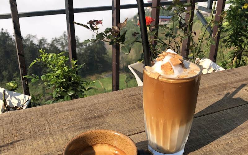 White Cloud Cafe & Restaurant