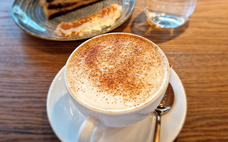 Livi's Cafe & Lounge