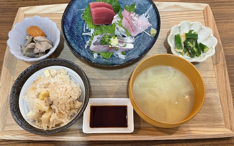定食とつまみ 駅近きまま食堂