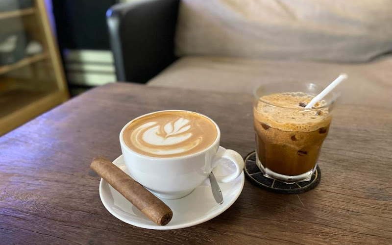 COFFEE & STORIES
