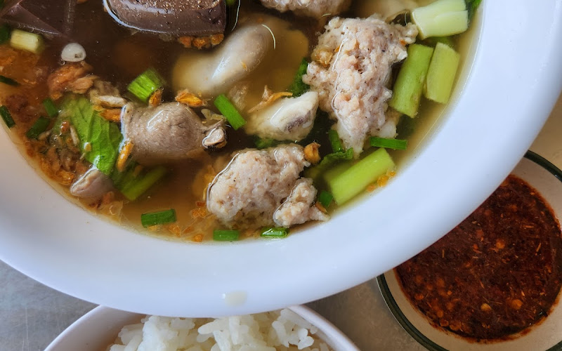 เกาเหลาเลือดหมู ตลาดเกษตรขึ้นชื่อสุด