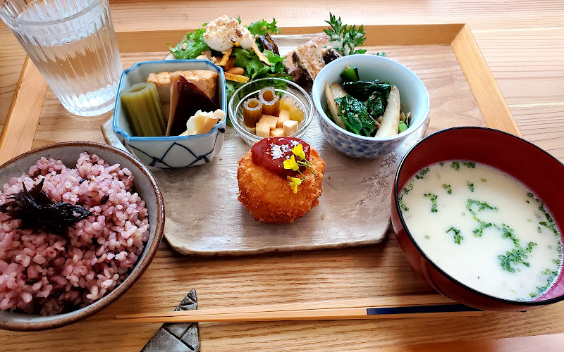 蓼科食堂 やまのいき あめのこえ